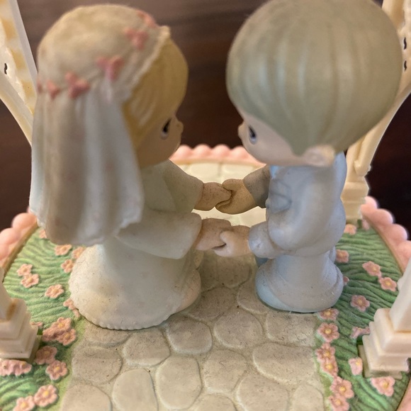 Vintage Ernesto Precious Moments Wedding Arch - Picture 2 of 6